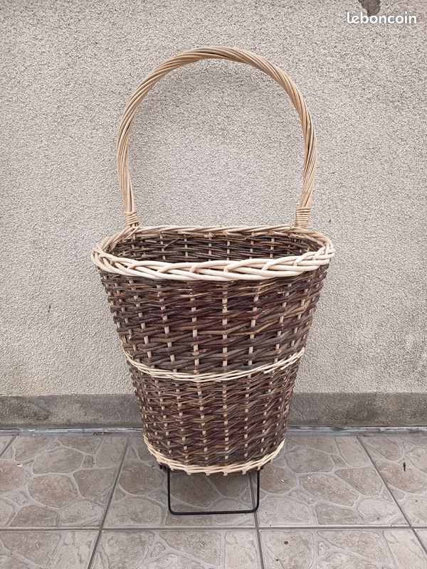 Chariot sur 2 roulettes en osier 43 X 36 X 27-41 cm 52 lites structure en acier, fond en contreplaqué (image 1)