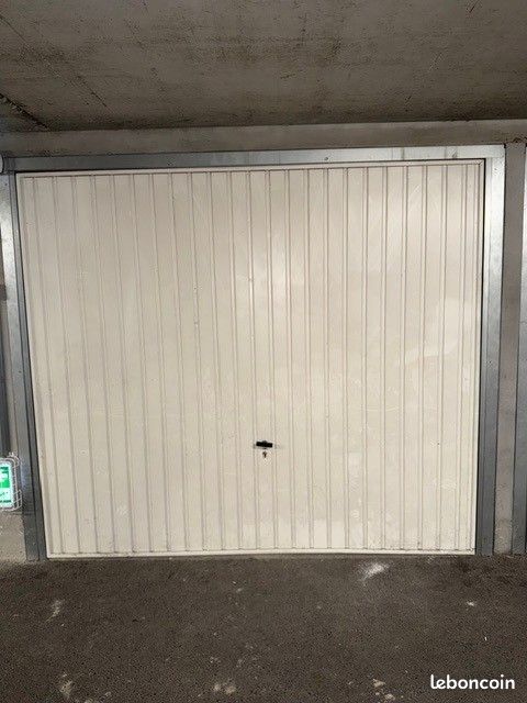 Parking Annemasse · 120 €/mois