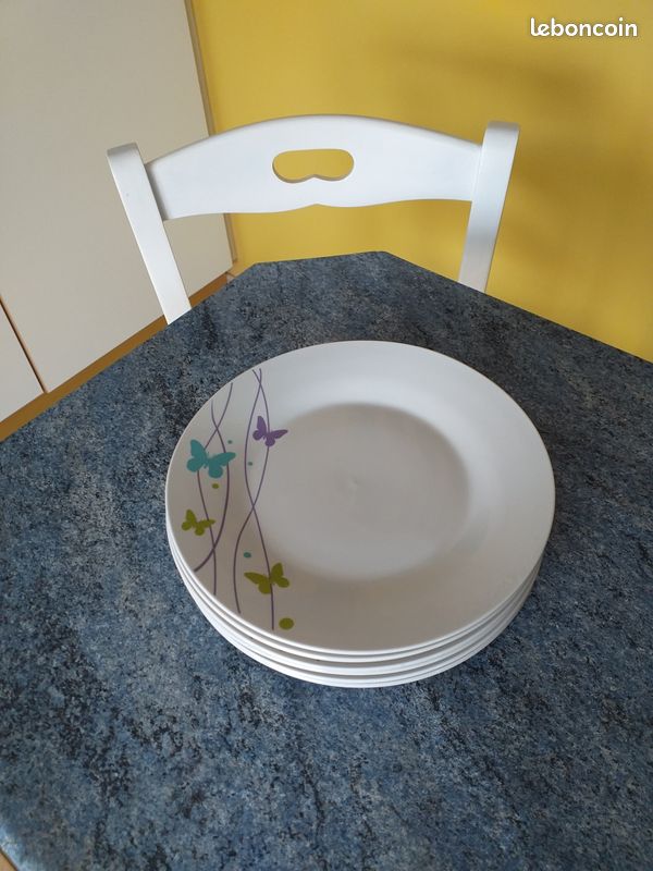Assiettes plates à motifs papillons (image 1)