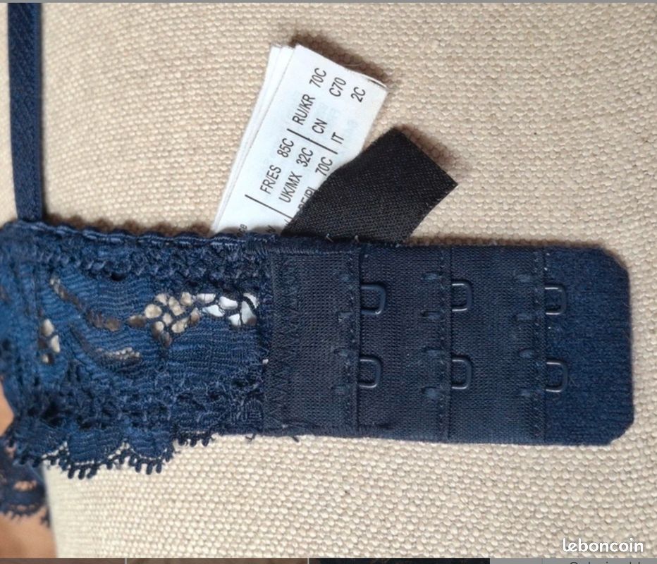 💙 Etam - Ensemble de lingerie dentelle chic bleu marine avec noeuds en satin Soutien gorge 85C / culotte 36/38 Neufs (image 12)
