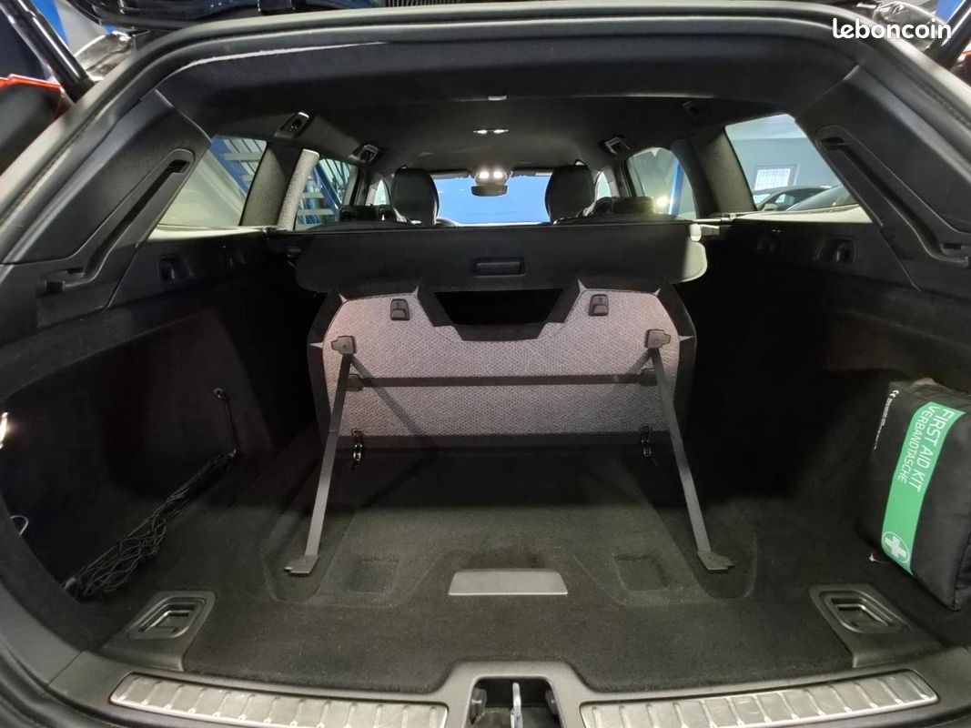 VOLVO V60 2.0 B4 197 Hybrid Style Dark Geartronic BVA (image 10)