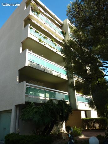 Place de parking dans résidence quartier Siblas