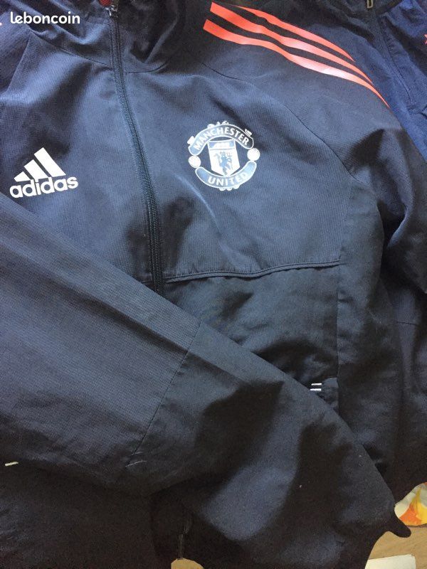 Je vend mon haut Manchester united (image 1)