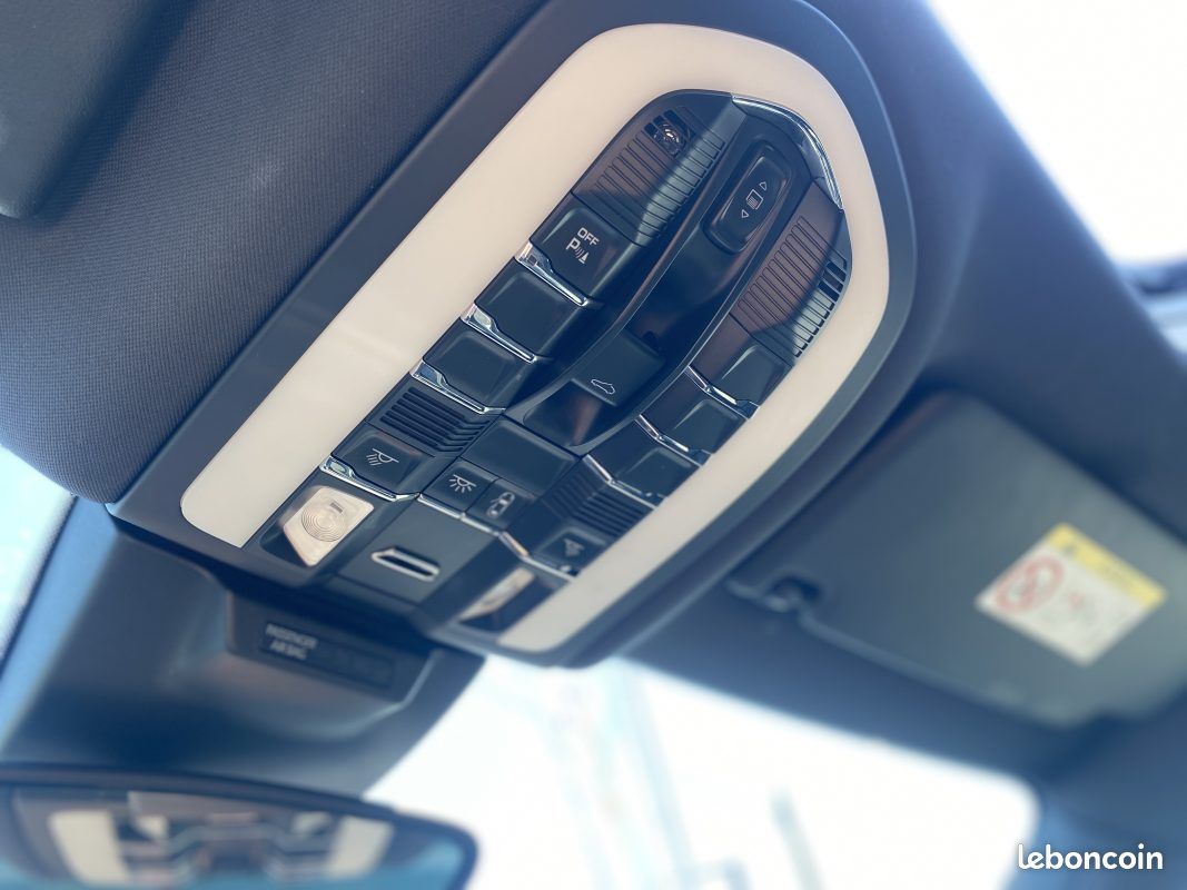PORSCHE MACAN S 3.0D 258Ch PDK7 / Toit Ouvrant - Sièges électriques à mémoires (image 14)