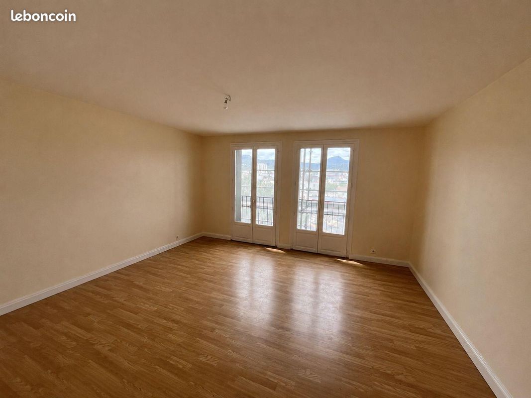 Appartement 4 pièces 85 m² · à Clermont-Ferrand · 85 m² · 890 €