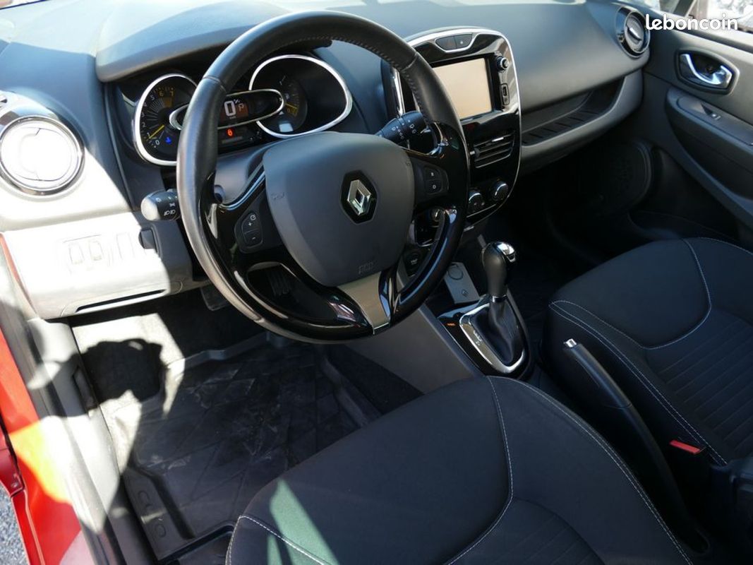 RENAULT CLIO IV ESTATE 1.2 TCE 120 Ch LIMITED EDC 35990KM (image 12)