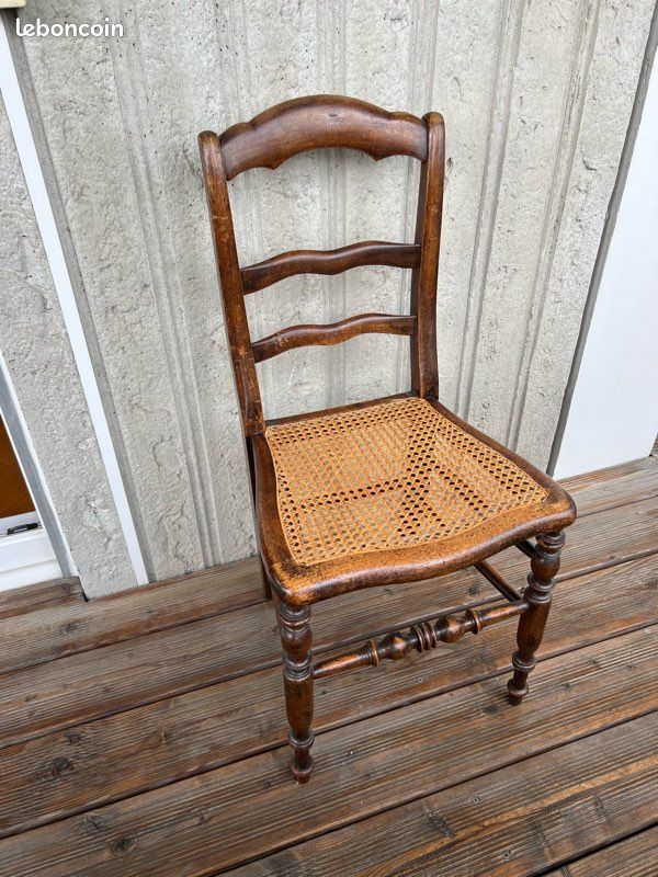 Chaise ancienne (image 1)