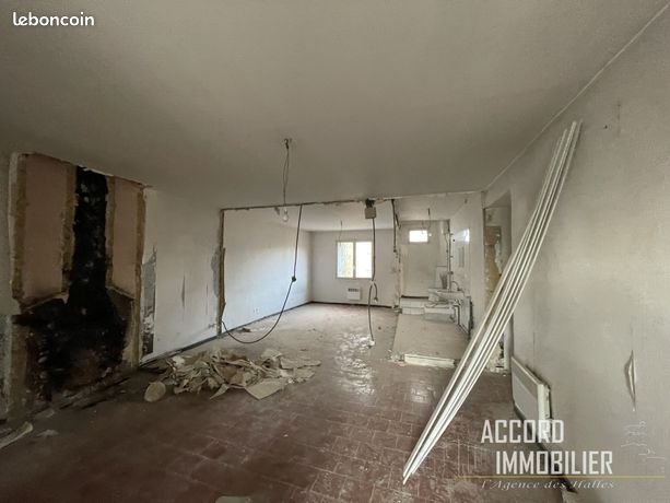 https://img.leboncoin.fr/api/v1/lbcpb1/images/13/06/64/13066410742acf909796584215cf4aa850323eaa.jpg?rule=ad-image