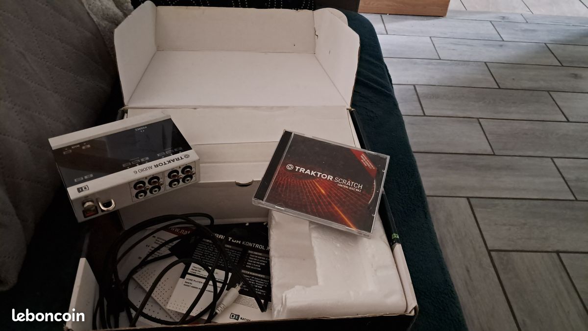 Traktor x1 boîte d'origine +traktor audio 6+vinyle et CD-ROM (image 2)