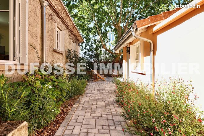 Appartement 9 pièces 230 m²