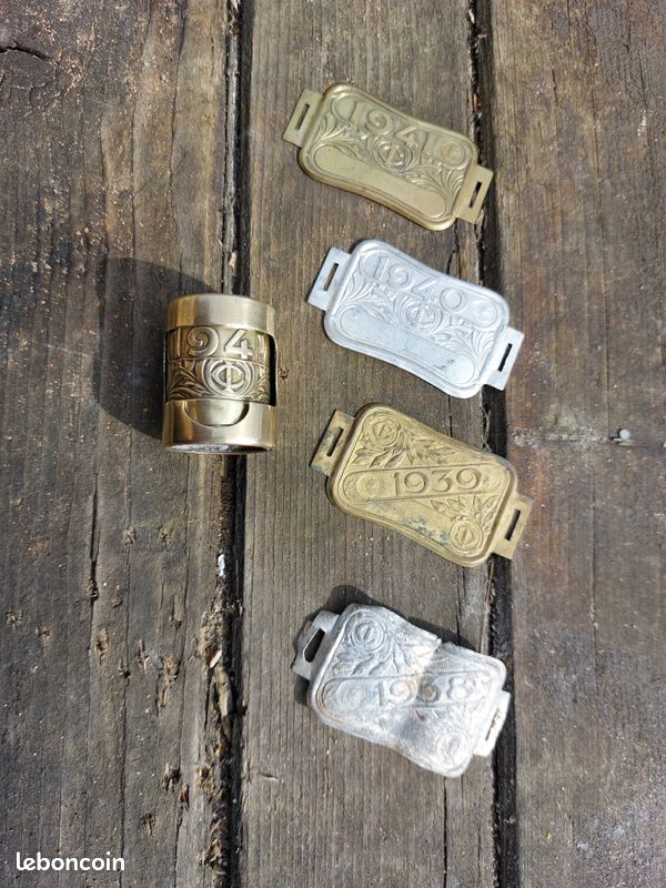 Lot De 10 Supports De Plaque Fiscale NOS Années 1940 - Pour Vélo, Peugeot, Motobécane