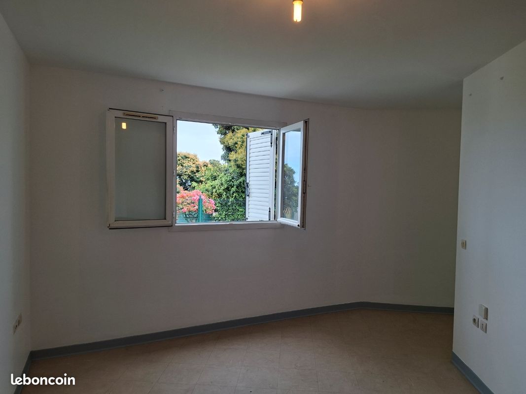Appartement 1 pièce 22 m² · à Le Tampon · 22 m² · 565 €