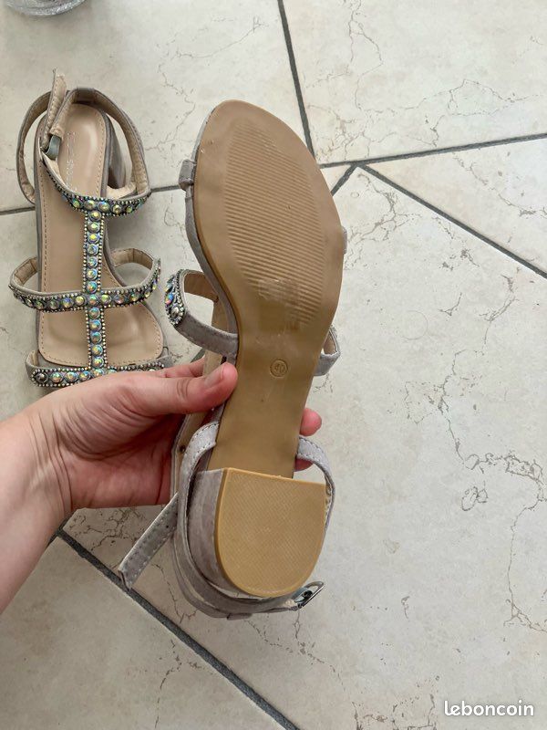 Chaussures à petits talons avec strass T.40 (image 4)