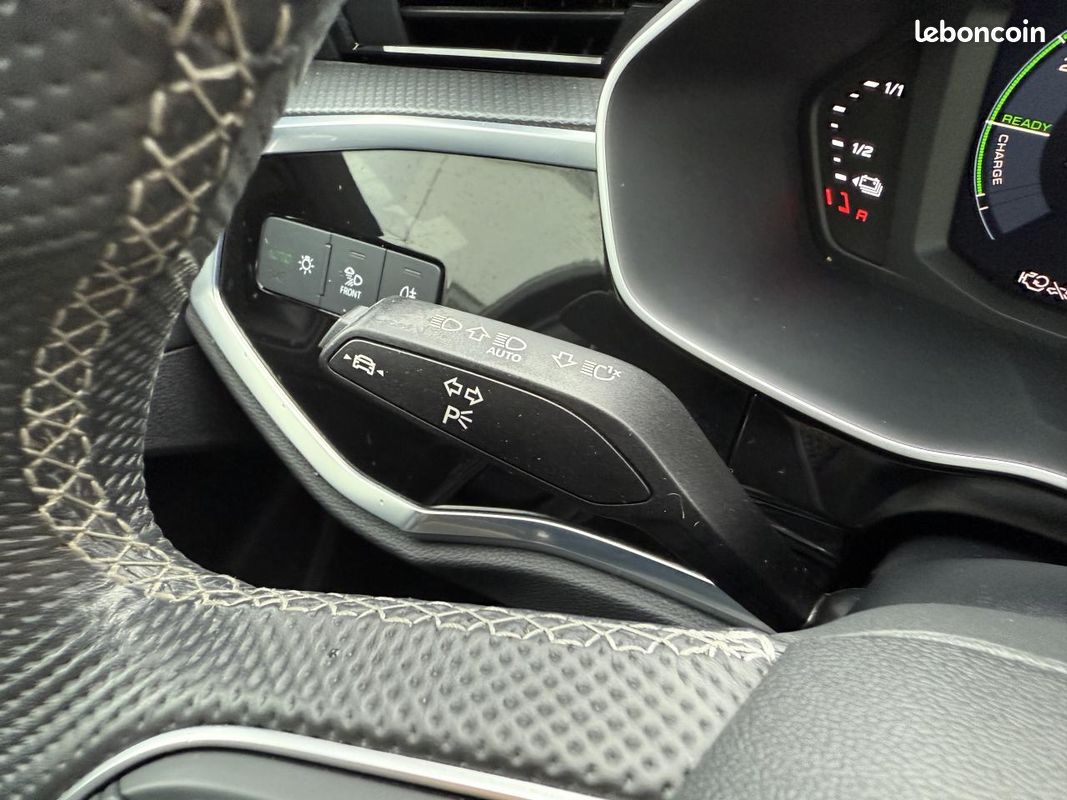 AUDI Q3 45 TFSIe 245 ch S tronic 6 S line (image 31)