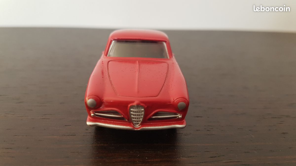 Dinky Toys 24J-527 – Alfa Romeo Coupé – Vitres Et Jantes Concaves – Made In France
