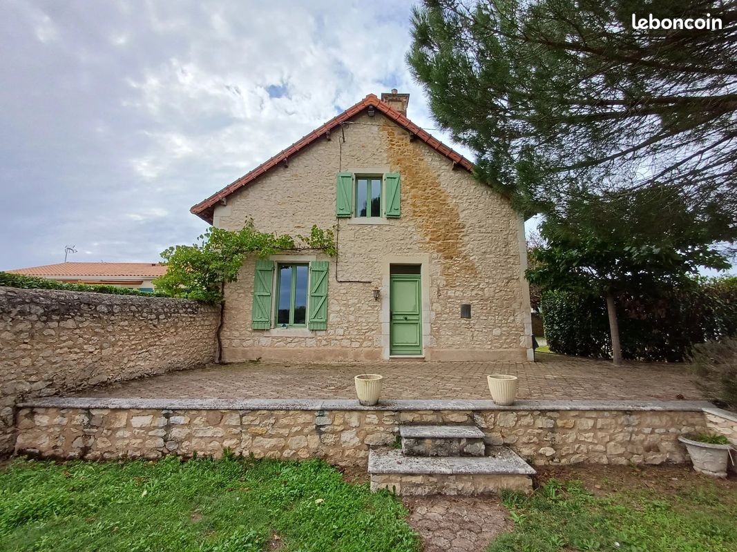 Maison 4 pièces 110 m² · à Valdivienne · 110 m² · 900 €/mois