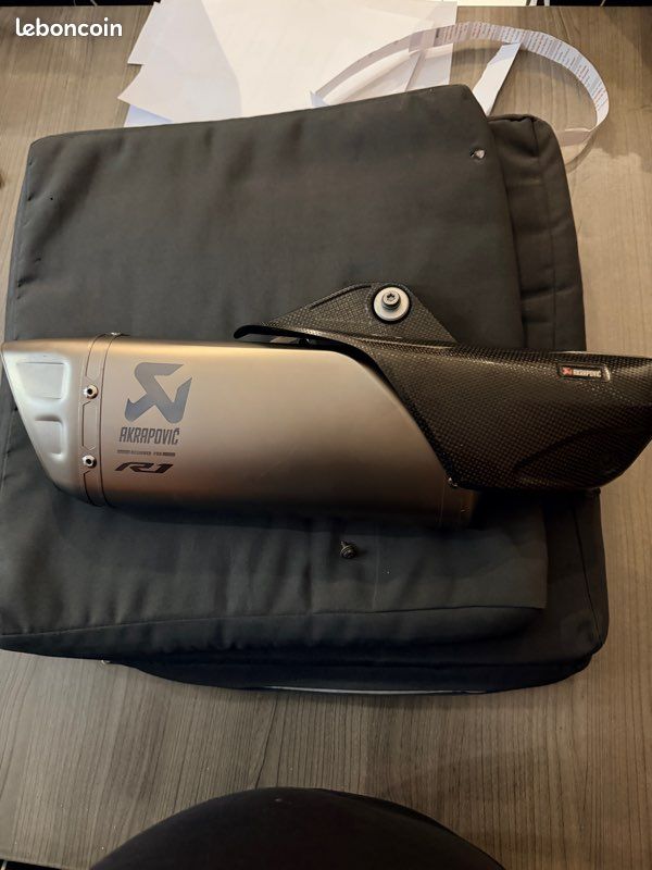 Silencieux Akrapovic R1 (image 1)
