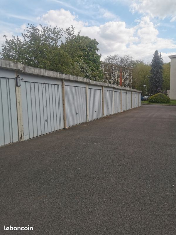 Box · à Saint-Michel-sur-Orge · 14 000 €