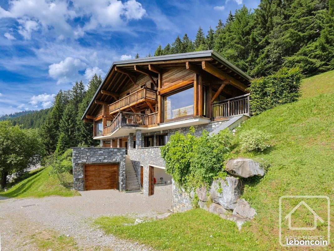 Maison 8 pièces 354 m² · à Châtel · 354 m² · 2 995 000 €