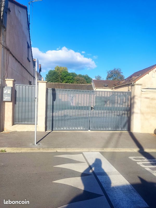 Maison 15 pièces 335 m² · à Bruay-sur-l'Escaut · 335 m² · 299 000 €