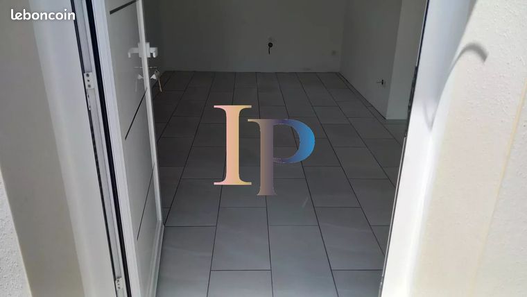 https://img.leboncoin.fr/api/v1/lbcpb1/images/13/14/8e/13148e612d4ff18398deb5be55dd8778afa5f543.jpg?rule=ad-image