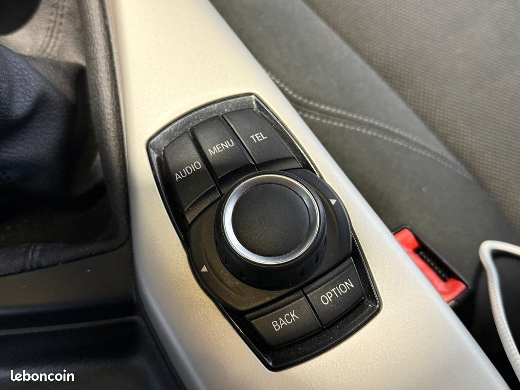 BMW SERIE 1 F20 LCI 116i 109 ch Sport (image 23)