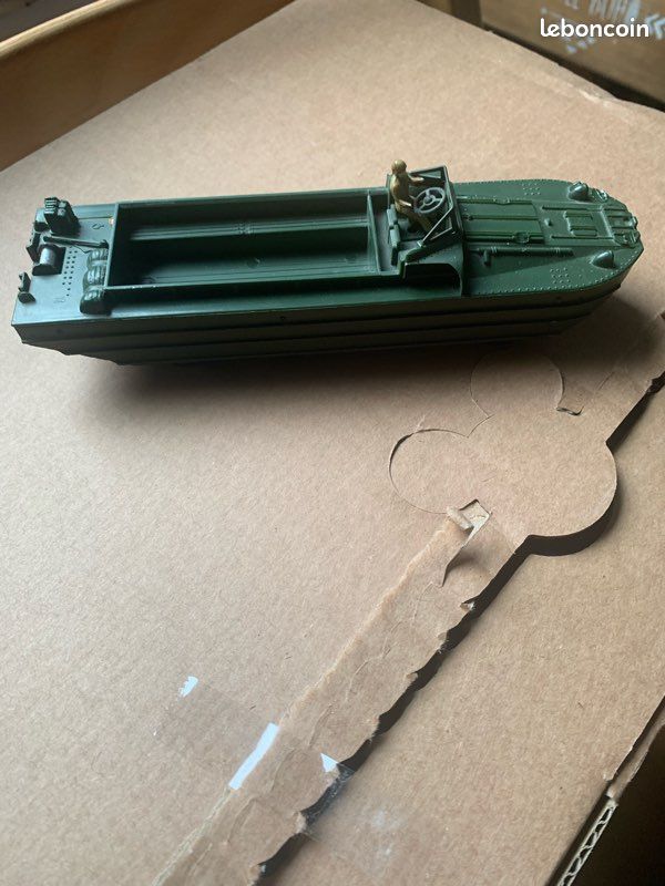 Dinky Toys France GMC Dukw péniche de débarquement