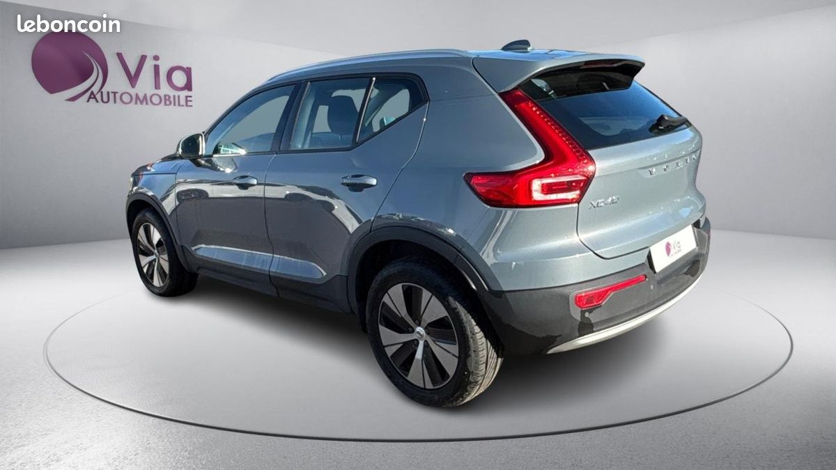 Volvo XC40 BUSINESS T2 129 ch Geartronic 8 Momentum (image 3)