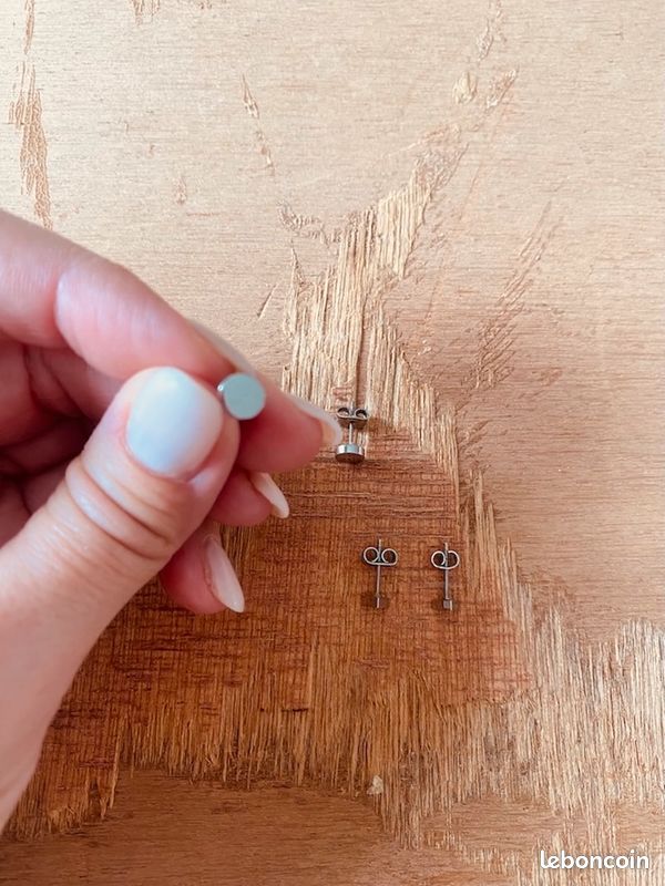 Set Boucles d’oreilles en acier il ne reste plus que les puces en forme de triangle et les puces rondes lisses Envoi rapide et soigné (image 3)
