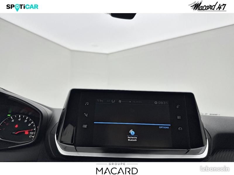 Peugeot 2008 1.2 PureTech 100ch S&S Active (image 24)