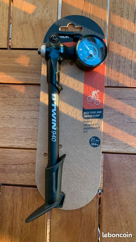 Pompe Rockrider pour fourche et amortiseur, neuve Équipements vélos