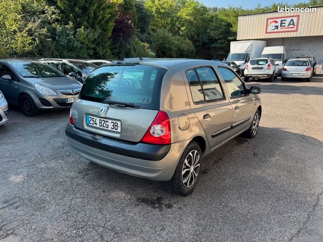 RENAULT Clio II 5 Portes Phase 2 1.4 i 16V 98 cv (image 2)