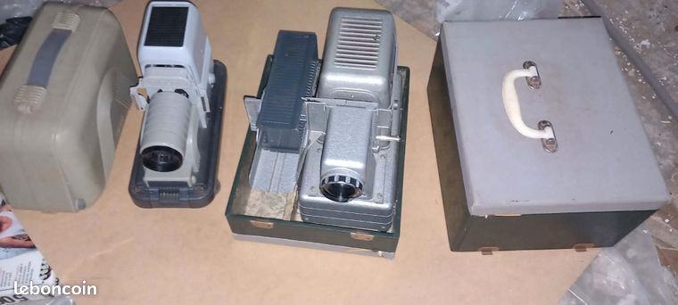 Ancien projecteur de diapositive - France