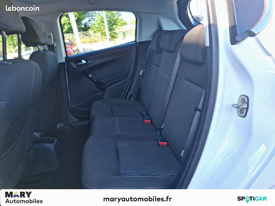 PEUGEOT 208 1.2 PureTech 110ch S&S BVM5 Allure (image 9)