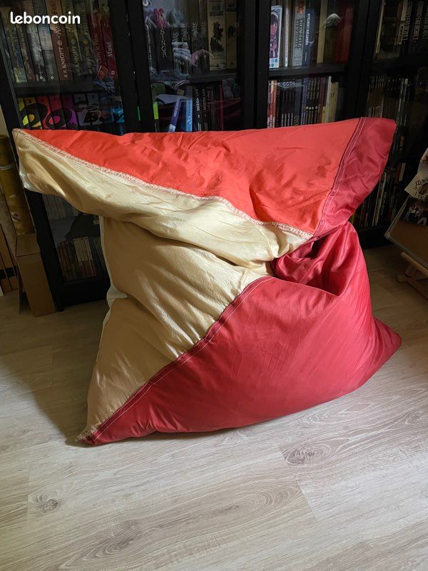 Pouf intérieur / extérieur « La tête dans les nuages » (image 1)