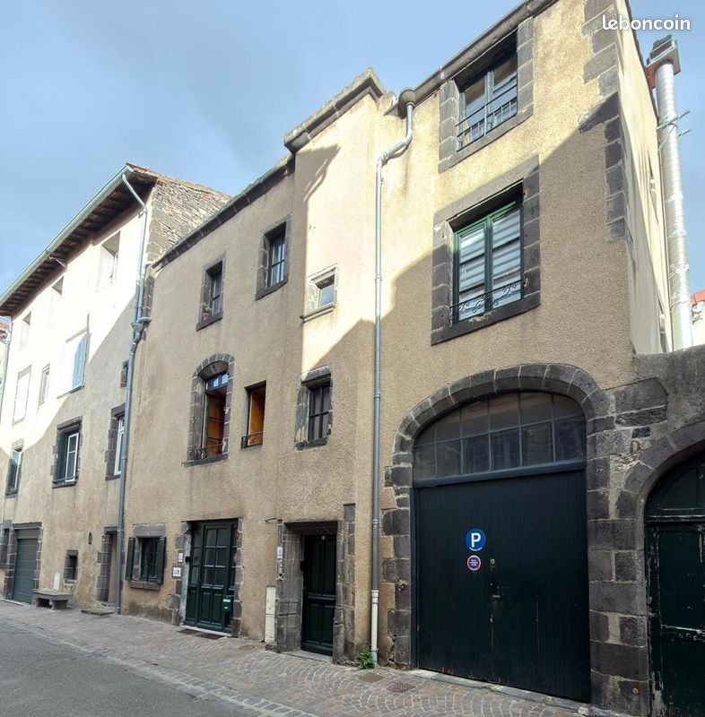 Immeuble 122 m² Riom (image 1)