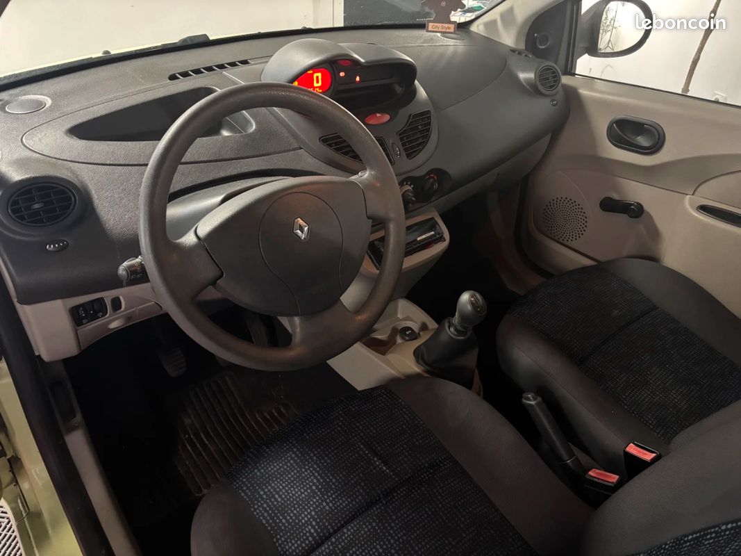 RENAULT TWINGO II 1.2 60 eco2 (image 8)