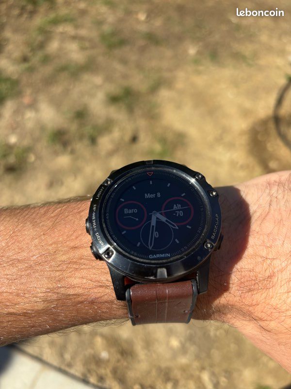 Montre Garmin Fenix 5 Plus Saphir Noire – GPS, Musique, Occasion Unisexe 47mm