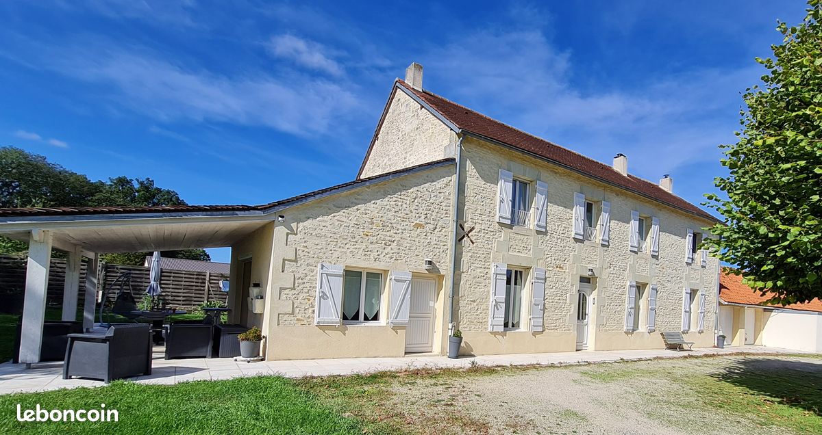 Maison 6 pièces 210 m² · à Jaunay-Marigny · 210 m² · 350 000 €
