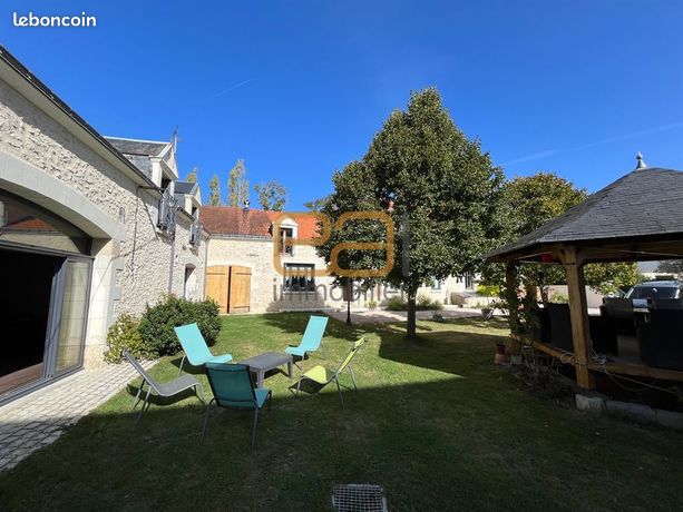 Maison 10 pièces 328 m²