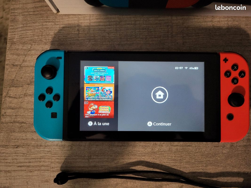 Nintendo switch (accessoires et 1 jeu inclus et petit problèmes avec les manettes) (image 2)