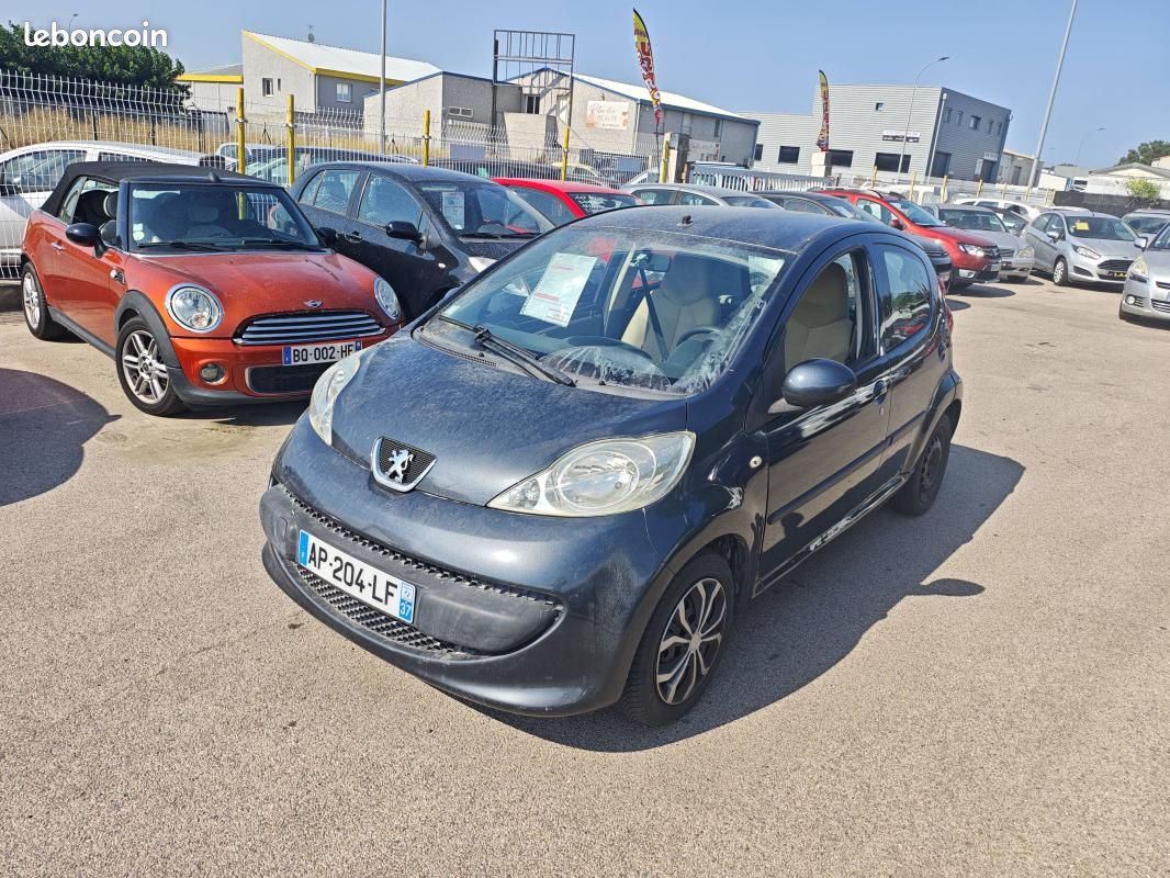 Peugeot 107 1.0 12v Trendy 5p (image 1)