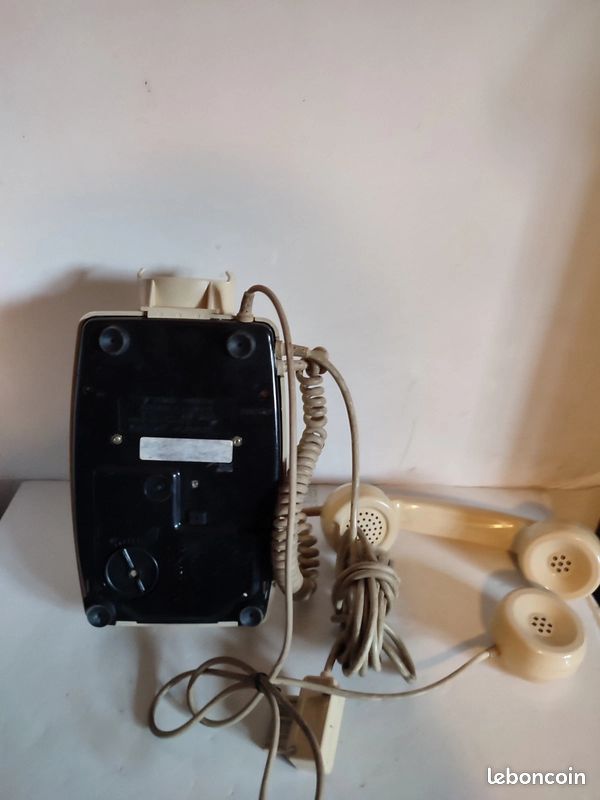Téléphone vintage à cadran Socotel S63 - Collection