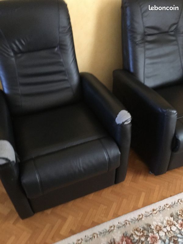 2 fauteuils électriques en cuir synthétique noirs (image 1)