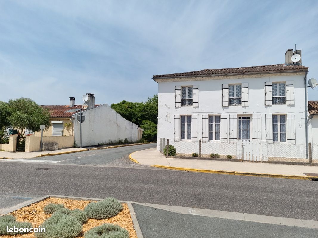Maison 5 pièces 135 m² · à Hourtin · 135 m² · 160 000 €