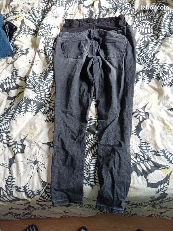 Lot 4 jeans maternité taille 46 (image 6)