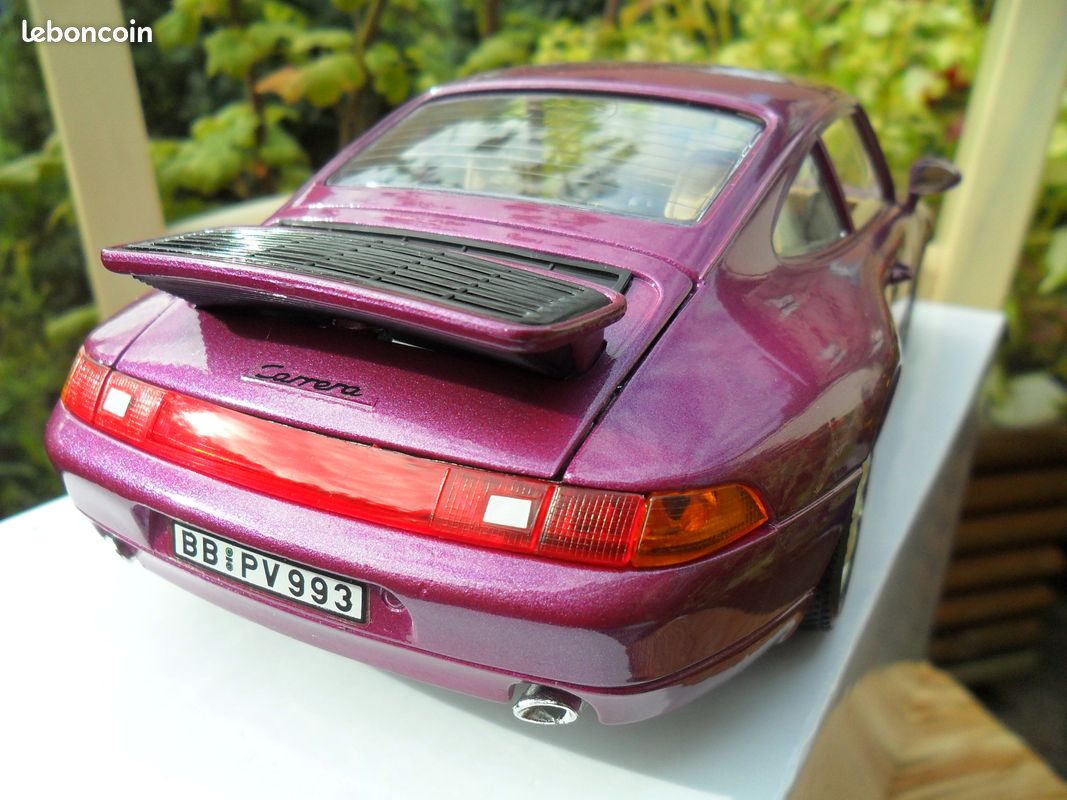 Voiture Miniature de Collection - BBURAGO - Porsche 911 GT2 RS - Rouge