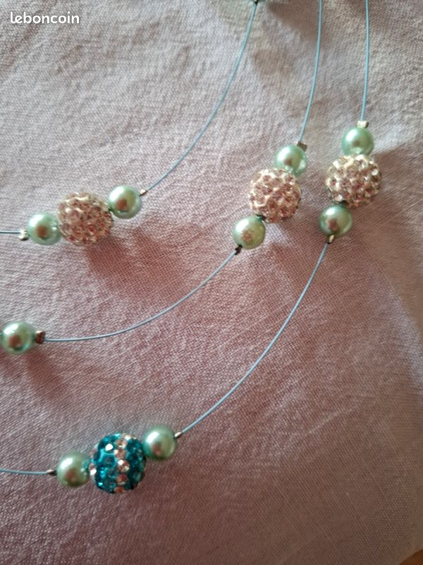 Collier avec boucles d'oreilles (image 6)
