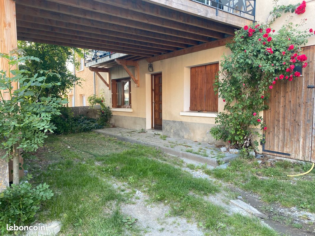 Appartement 3 pièces 80 m² · à Ancelle · 80 m² · 800 €