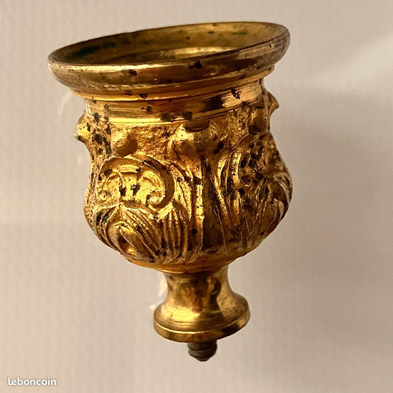 BOUGEOIRS ANCIENS, et accessoires, dont mouchette, éteignoirs pièces détachées etc (image 11)